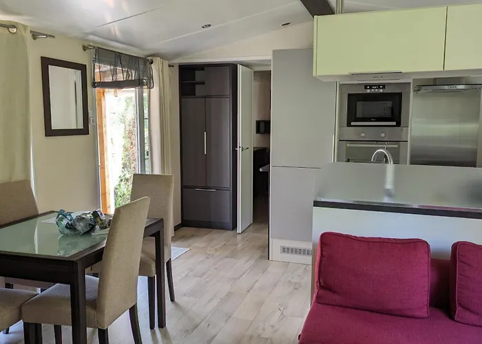 Otel Mobil A 200m De La Au Des Pins Maritimes Hyères